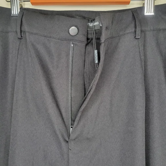 PrettyLittleThing Shape Black Buckle Detail Cargo Wide Leg Pants, Size 14 - Picture 10 of 16